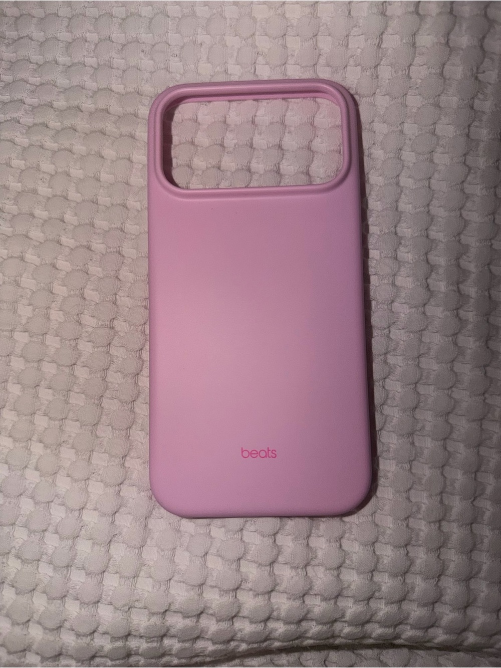 Beats iPhone 17 Pro Max Case
Hardshell Case with MagSafe and Camera Control
